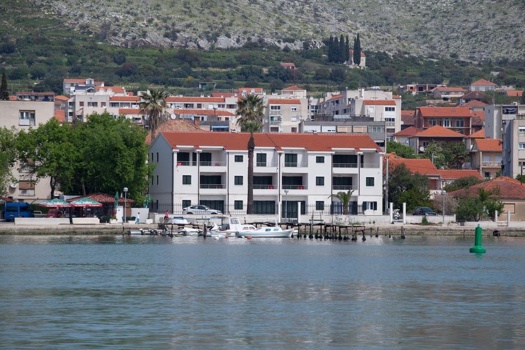 Apartments Svjetlana Traù Esterno foto