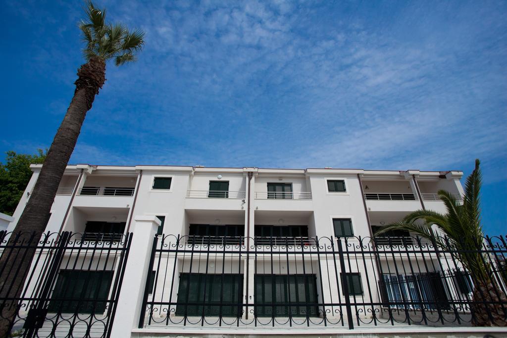 Apartments Svjetlana Traù Esterno foto
